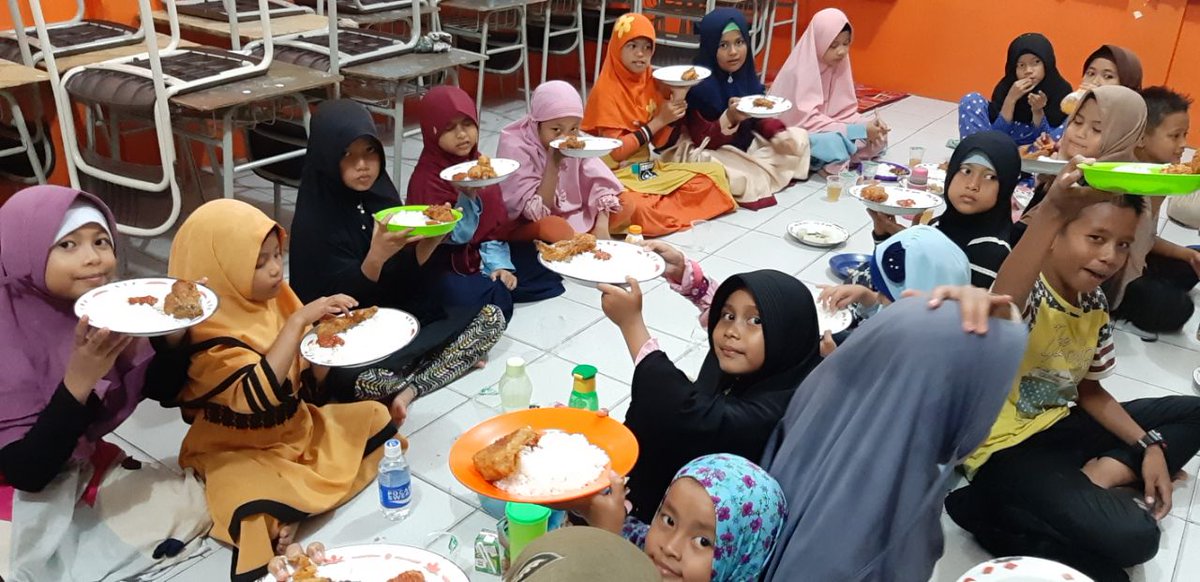 Siswa SD Juara Melatih kesabaran dgn berpuasa sunnah, moment buka bersama 😊