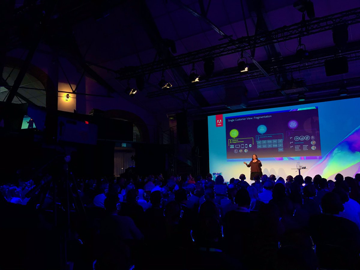 icikzone's tweet image. A bit about #AdobeExperiencePlatform (#AEP) — Jo is explaining how customer data can be built for the success in the Platform. #CXMSpace #AdobeLife
