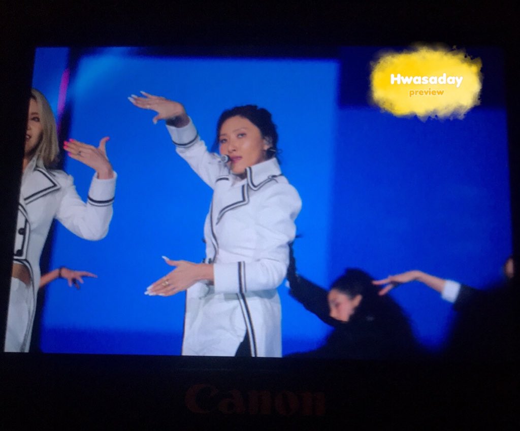 Hwasa_Day's tweet photo. 200130 - 서울가요대상 프리뷰 
-
이러지마 딘진짜 잘색겻어 않네짆 
#마마무 #화사 https://t.co/gpkHvFT0zK