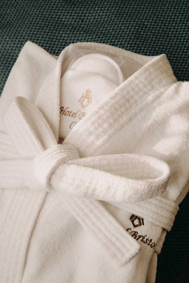 Sammen med våre søsterselskap <a href="/epinova/">Epinova</a> og <a href="/northernbeat_no/">Northern Beat</a> lanserte vi denne uken ny nettside for Hotel Bristol🤩 Ta en titt her: hotelbristol.no

Gratulerer med ny nettside, og takk til <a href="/ThonHotels/">Thon Hotels</a> for et godt samarbeid. Vi ser frem til nye spennende prosjekter i 2020!👏