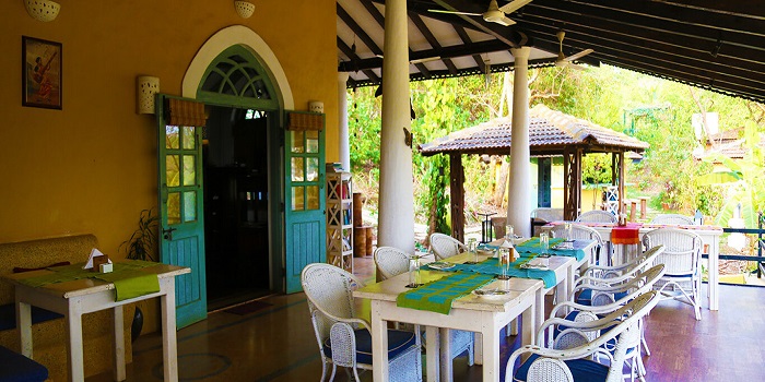 RetreatKula's tweet photo. Looking To host a retreat? Here is a list of some of the best properties and best places to host a yoga retreat: Check them out! https://t.co/RoDsyxVQm2 #retreat #yoga #ThailandNews #Bali #Goa #CostaRica #USA #India #villaforrent #villa #resorts #hotels https://t.co/YVUaxdt4qs