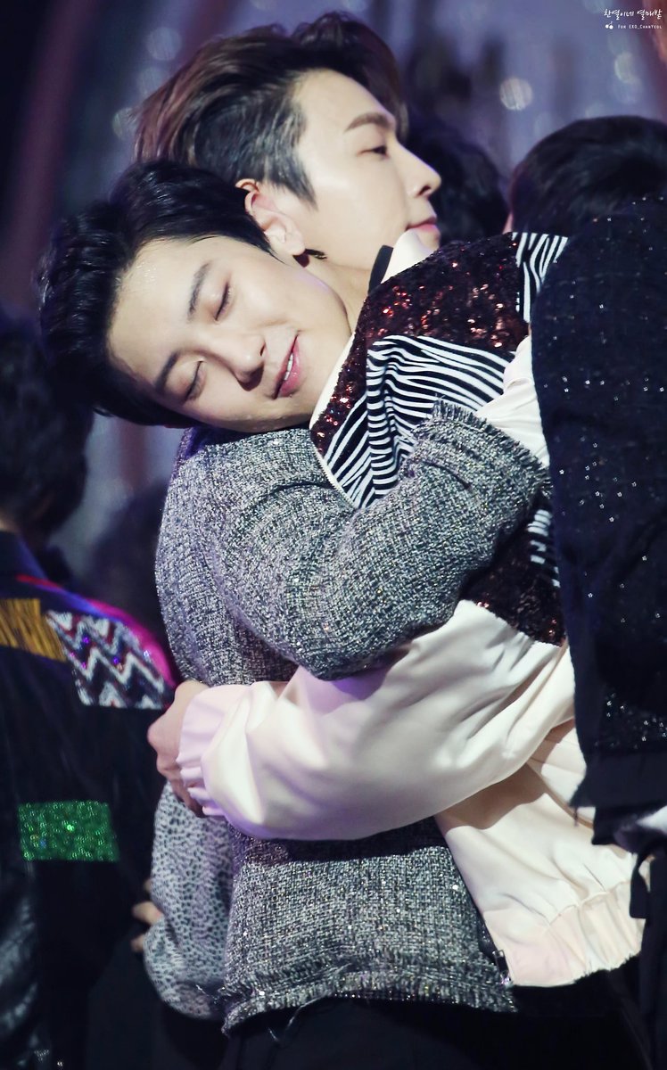 fuck it, chanyeol as puppies: a thread