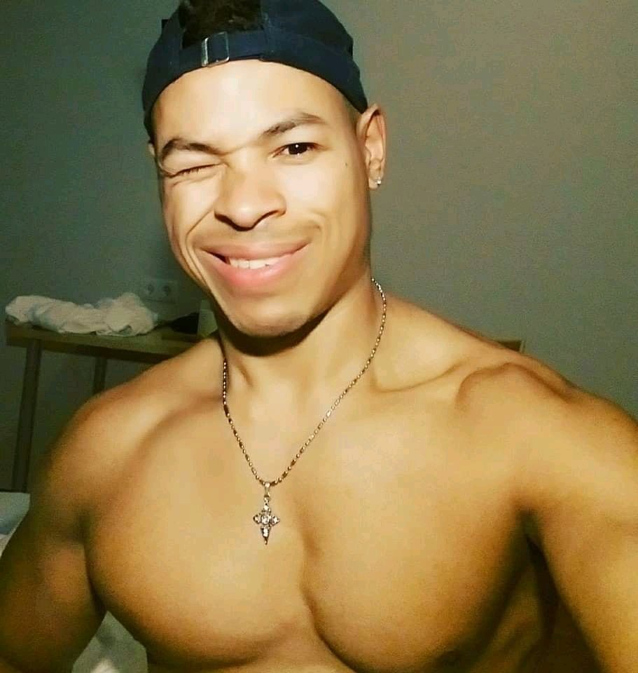 lucaalv18266566's tweet photo. good morning.....🤗 #queermenow #latinboy @meninos_online @QueerClick @QueerMeNow https://t.co/R3Qsc2YeXx