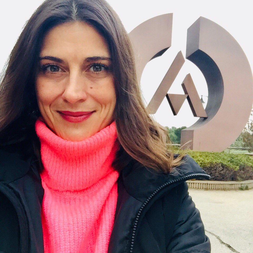 CarmeLaDiaL's tweet photo. Ahí se queda mi voz guardadita, hasta nueva orden 💕💕
#locucion #voz #losmicrofonos #microon #loca #locutora #voice #voiceover #rec #grabando #grabacion https://t.co/rZrw8QwSzZ