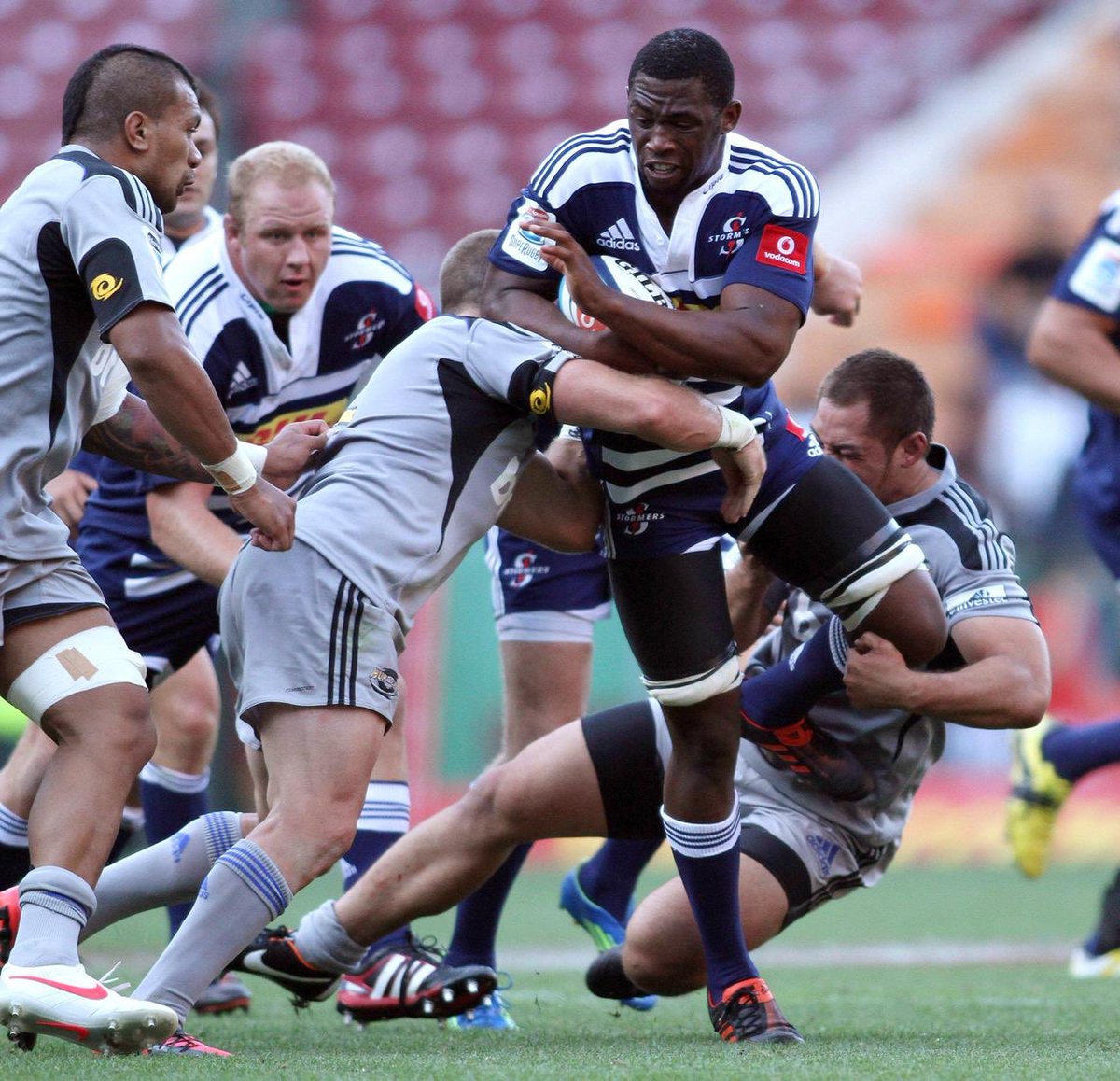 SiyaKolisi's tweet photo. #TBT to my Stormers debut v Hurricanes 🏉🌪 We battle again this Saturday for the last time at DHL Newlands. Come and join us! 🖤 #iamastormer https://t.co/6fLjXBP31H