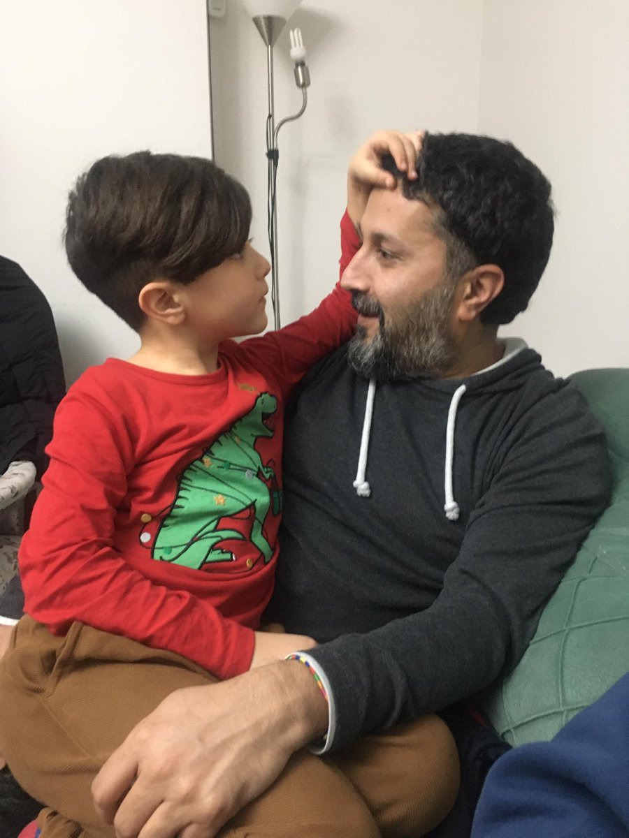 Mrumetsoylu's tweet photo. Fonda, 'Seni Seviyorum' Şarkısı Çalıyor Amca - Yeğen #Rumet'ler İçin ::)) https://t.co/zYvTkXrdiJ