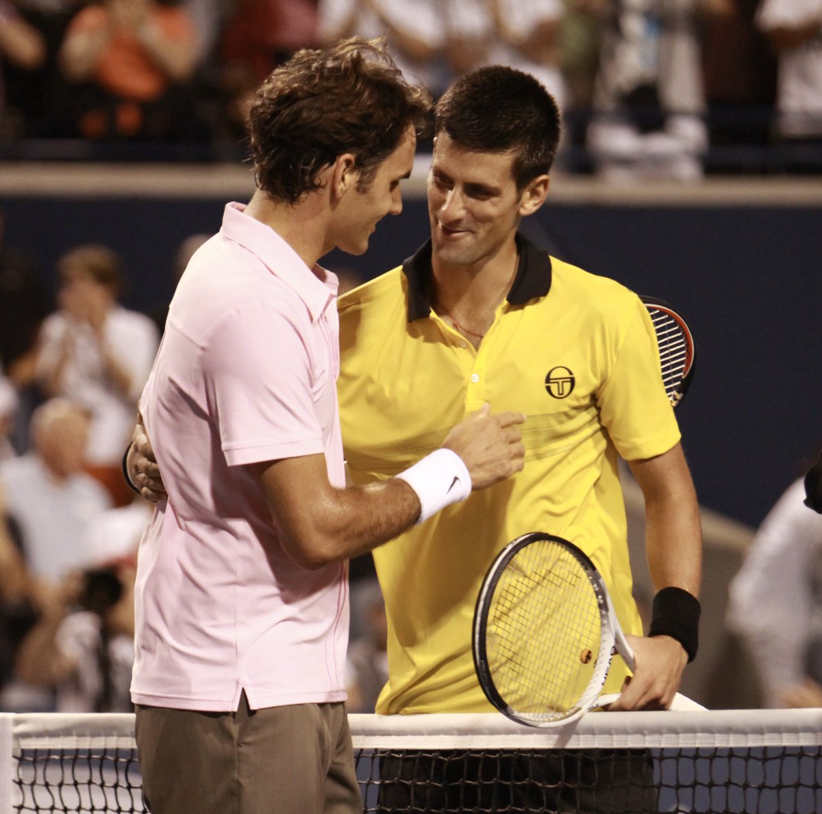 Overall head to head: 
🇨🇭 Federer 23
🇷🇸 Djokovic 26 

At Grand Slams:
🇨🇭 Federer 6
🇷🇸 Djokovic 10

At #AusOpen:
🇨🇭 Federer 1
🇷🇸 Djokovic 3