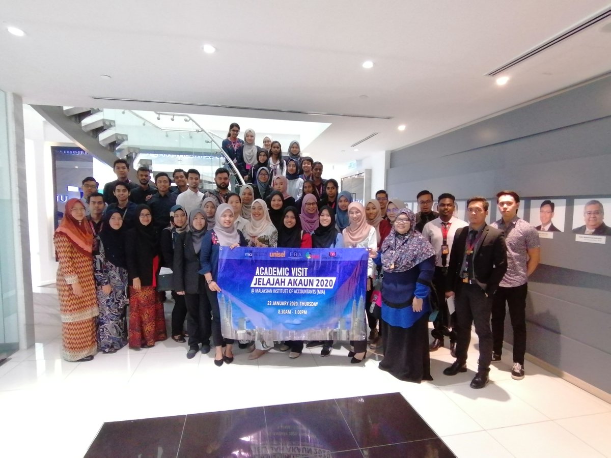 In its ongoing educational outreach initiative, MIA hosted and presented a talk to 45 accounting students and 2 lecturers from Universiti Selangor (UNISEL) on 23 January 2020. 

#CA 
#CharteredAcountantMalaysia 
#careerprospects