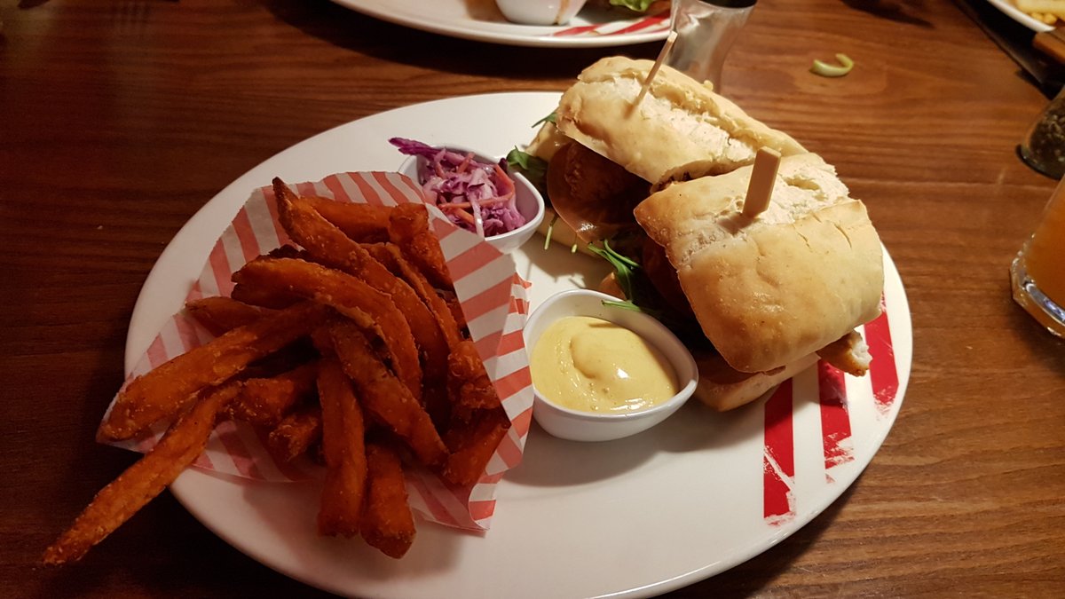 Re-visited one of my favourite childhood restaurants last Friday and I rekindled my affection for the place. 

My review of @TGIFridaysUK, Prestwich is now online:
mgfoodforthought.blogspot.com/2020/01/tgi-fr…

 #FoodForThought #MGFoodie #FoodBlog