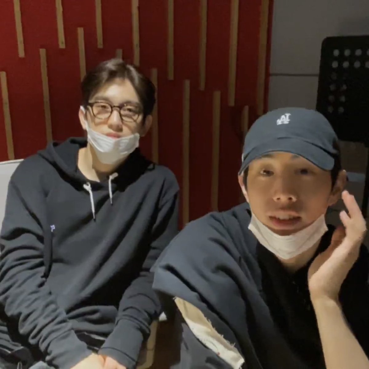 94ws_'s tweet image. ทุกคนไปดูเร็วๆๆๆๆๆ !!! พี่จินยองกับมาร์คต้วนมาไลฟ์ๆๆๆๆ