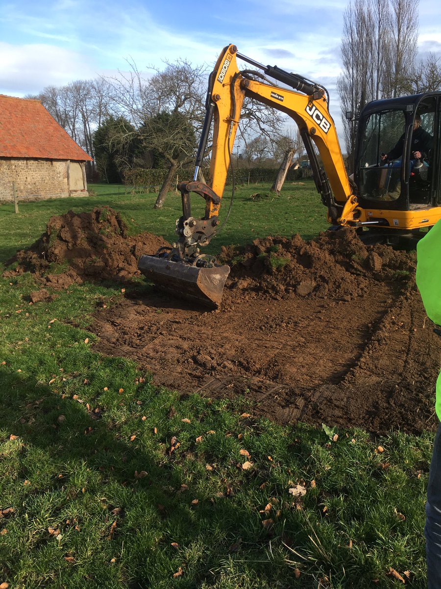 mg_property's tweet photo. An interesting day with Explor-e investigating an underground quarry. The white chalk circle you can see is the old entrance which had been filled in. https://t.co/2iFSPPKHrF https://t.co/77JaM2kJtf