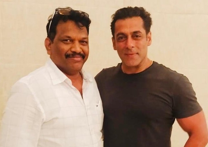 Dabangg moment with Mr. Chulbul Pandey 💪👮‍♂️😄
.
.
#salmankhan #beinghuman #dabangg #chulbulpandey #Goa #bollywoodcelebrity #bollywood #wednesdayselfie #beingsalmankhan #movieshoot #dabangg3