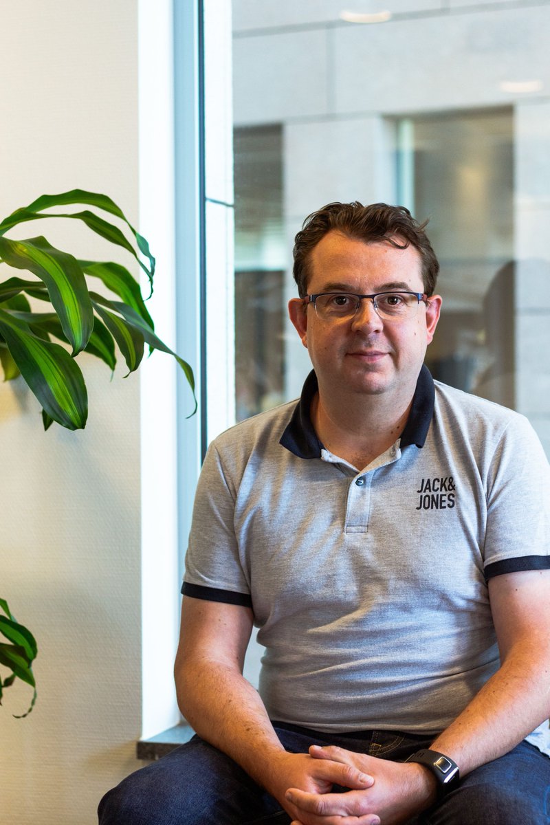 “Gaandeweg evolueerde mijn functie als supportmedewerker naar verkoper van Zeticon oplossingen. Contact met klanten en de juiste oplossing voor hen zoeken, geeft me enorm veel energie.”- Luc Vervaecke, #SalesManager bij Zeticon. 🗣️Join us: buff.ly/2N2stne! 🤝