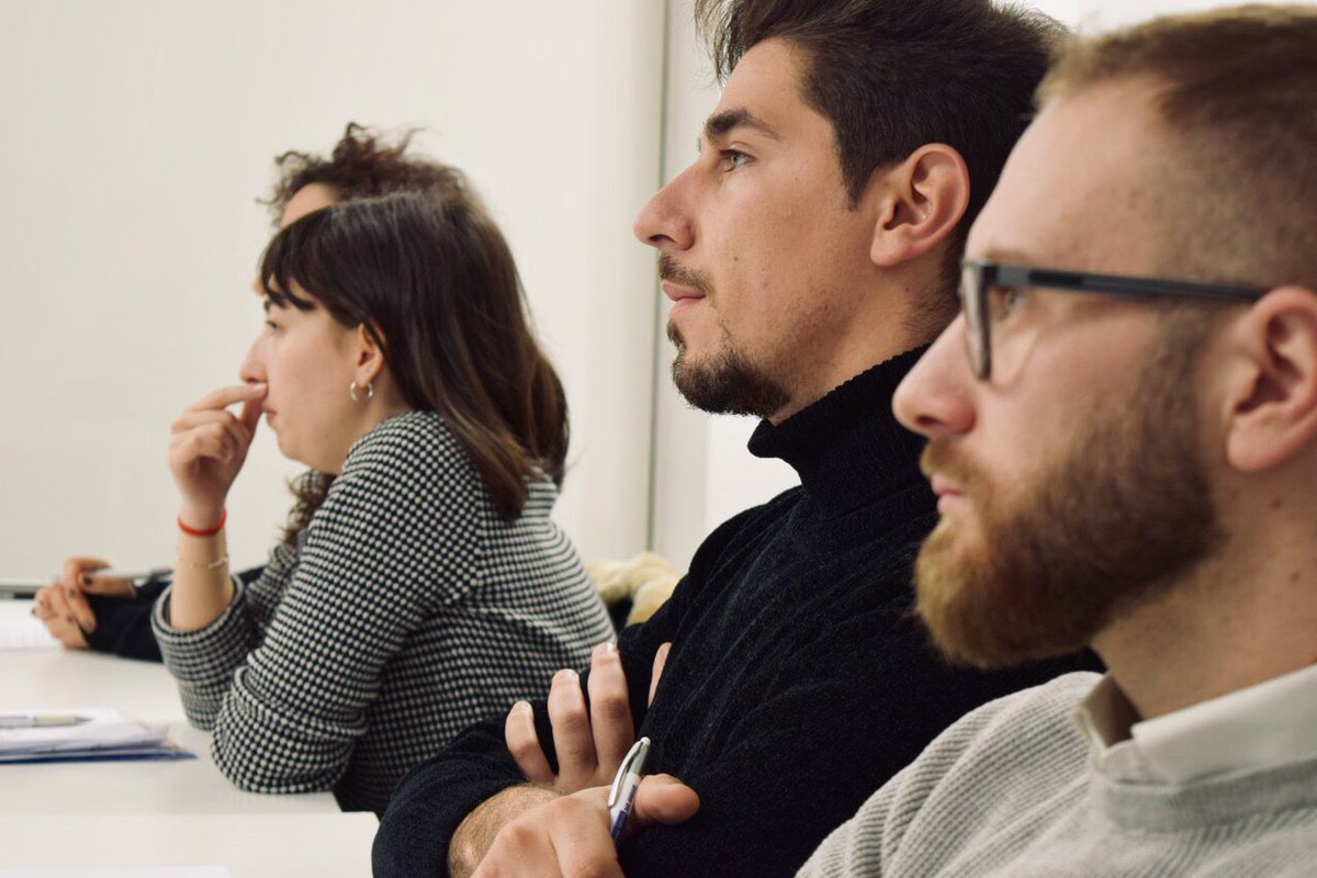 Comincenter's tweet photo. Concluso il primo #careertools 2020, e i primi 12 partecipanti hanno una nuova visione del loro futuro professionale. Abbiamo parlato di carriera, CV, colloqui di lavoro ed etica del lavoro insieme a @EuropeDirectMT @ConfBasilicata @materahub @AntonioCandelaM @StefiClemente https://t.co/x6zhn4QAxk