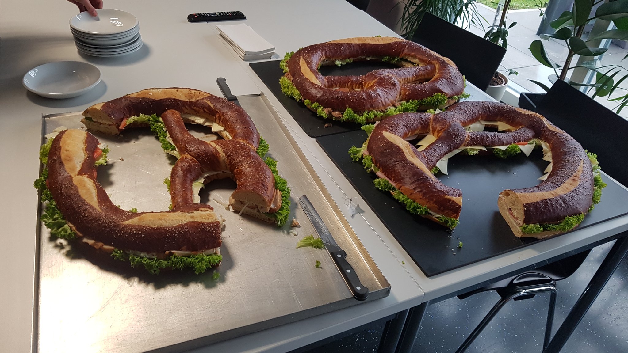 Christopher📱💻🖥️🌐 on Twitter: &amp;quot;Ein Kollege der Geburtstag hat, hat ganze ...
