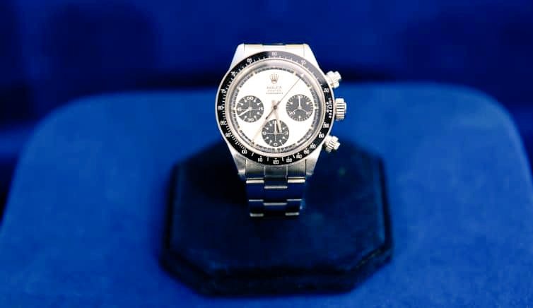 ABD Fargo kentinde yaşayan bir #adam 1974 yılında 345.97 #dolar a satın aldığı #Rolex saatin bugün açık artırmaya çıkarılsa 500 bin ila 700 bin dolar(2.97 #milyon ila 4.16 milyon lira)arasında fiyata satılacağını öğrenince heyecandan yere kapaklandı.Siz olsaydınız ne yapardınız🙂