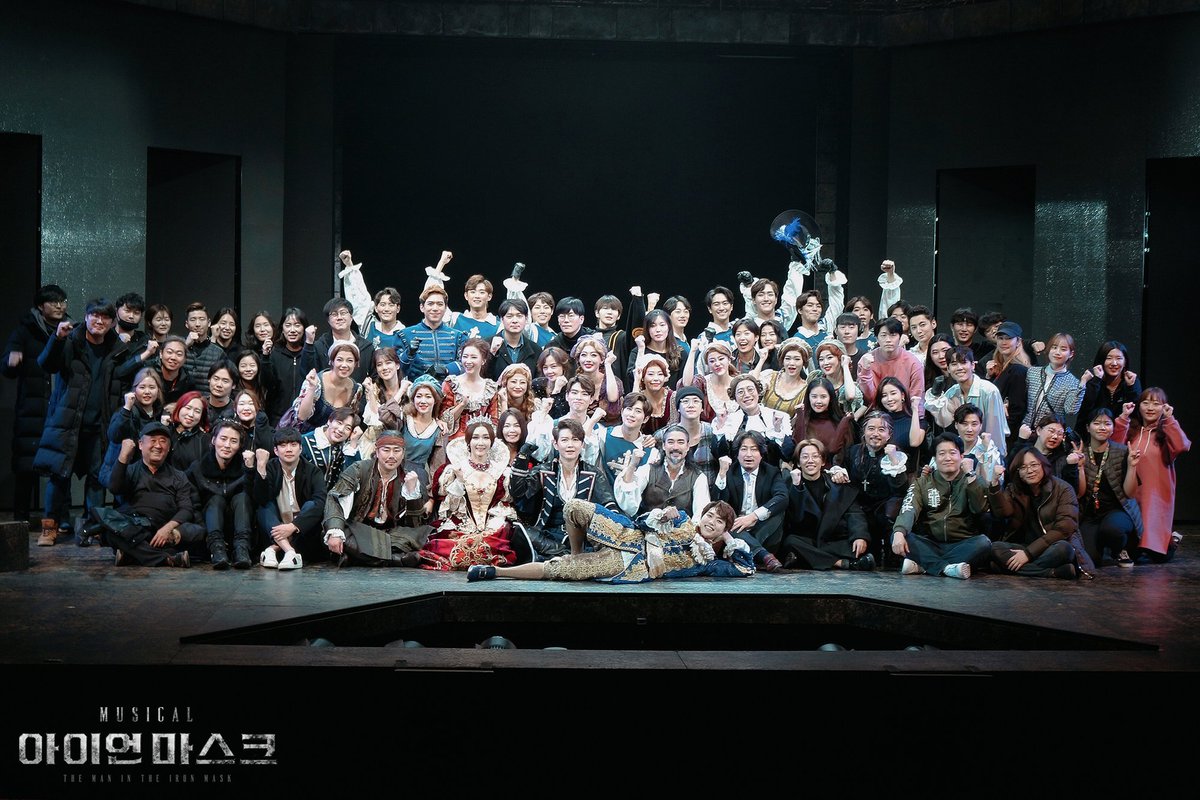 굿바이 아이언 마스크🎭

"하나의 영혼으로 죽는 그 순간까지!"
⠀
뮤지컬 아이언 마스크에 보내주신 관심과 뜨거운 사랑 진심으로 감사드립니다.
여러분들과 함께할 수 있어서 행복했습니다💕

#뮤지컬아이언마스크 #사랑해요 #아이언마스크 #메이커스프로덕션