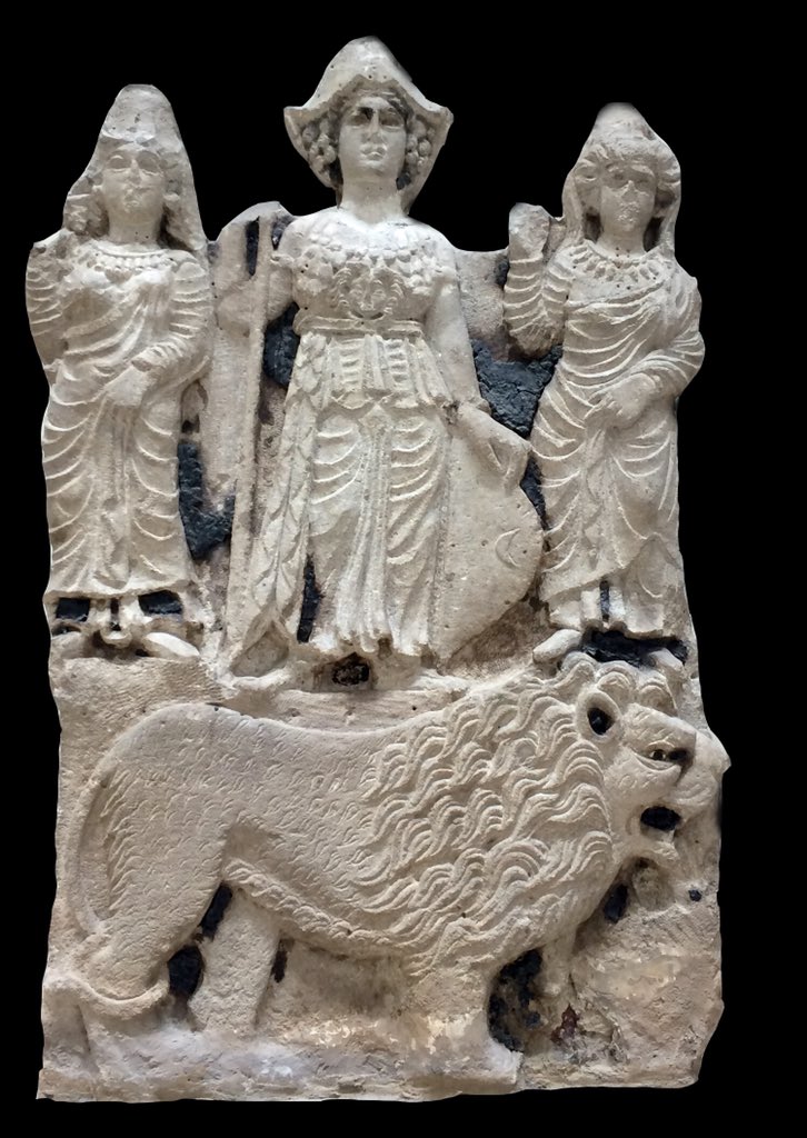 Hatra_IAE's tweet photo. #Hatra #Scuplture #HaSSP #CAMNES #Baghdad #IraqMuseum 
#Allat #goddesses #sculptureinpills
New post - The goddesses at Hatra follow us on https://t.co/GueFyEro5Y https://t.co/B4iXwz9gXH