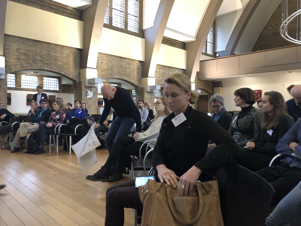 Veel Ggz-er’s in workshop bijeen hoe gebrek aan digivaardigheden aan te pakken. @ehealthwkNL #ehw20