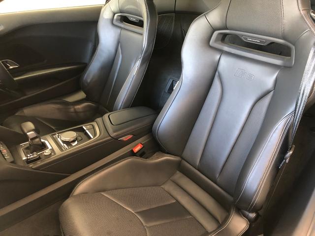 napoleon_auto's tweet photo. 【入庫情報】
アウディ R8 Ｖ１０プラスクーペ　５．２ＦＳＩクワトロ

https://t.co/mLCt6rmogh https://t.co/tG4FjWCG1U
