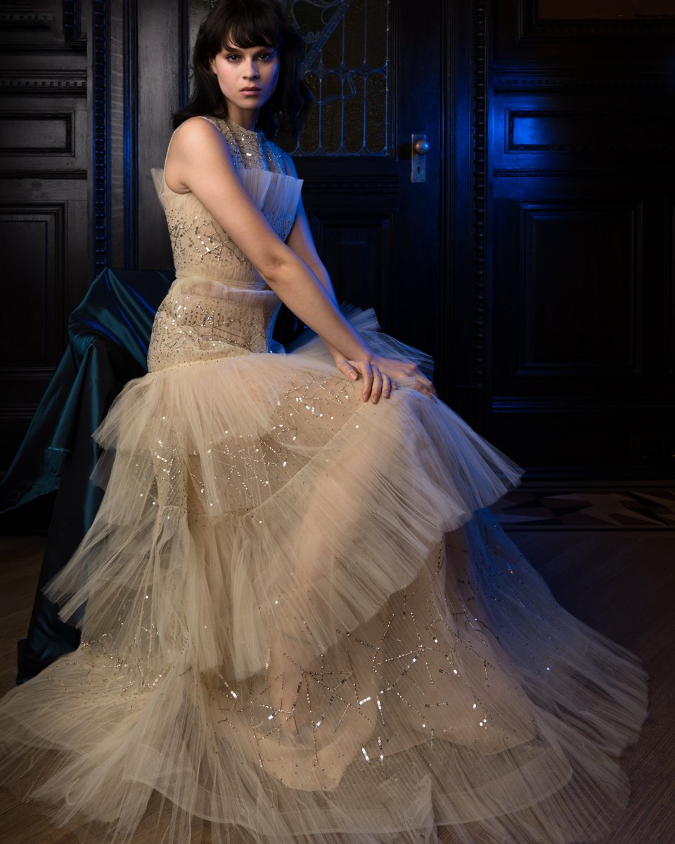 Reem_Acra's tweet photo. The modern femme fatale. #ReemAcraNoirMystique.

Discover the entire collection:
https://t.co/UoM4NffPM2

Photography: Fadi Acra

#ReemAcra #couture https://t.co/fV8KhpPcjW