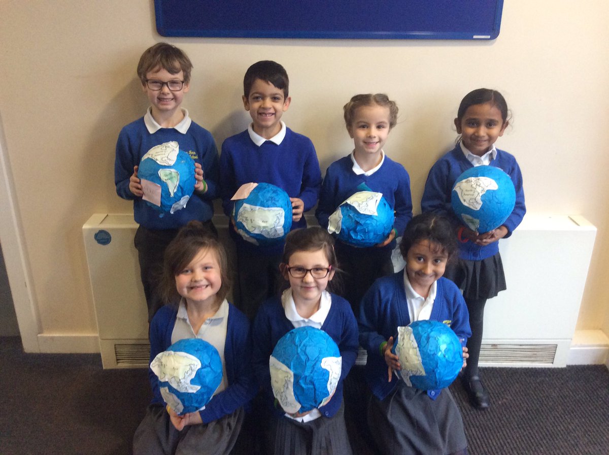 gfprimarycov's tweet photo. 2L have been working incredibly hard to make their paper mache globes. Look how fantastic they are!The mess and blue fingers were all worth it because they are so proud of them. I love their smiley faces! #GFY2 #GFGEOGRAPHY #GFDT #smilesallround #crosscurricular #learningisfun https://t.co/CGkzxwagKe