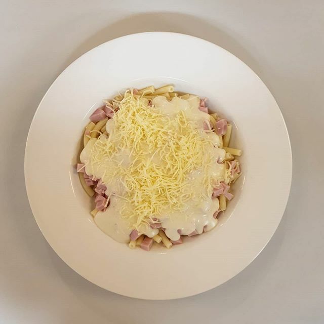 FrituurDeKouter's tweet photo. #opaanvraag #macaronihamkaas #frituurdekouter #lekkerinditweertje #deinze #smakelijk https://t.co/aLlb7875ud https://t.co/ov664iwSUQ