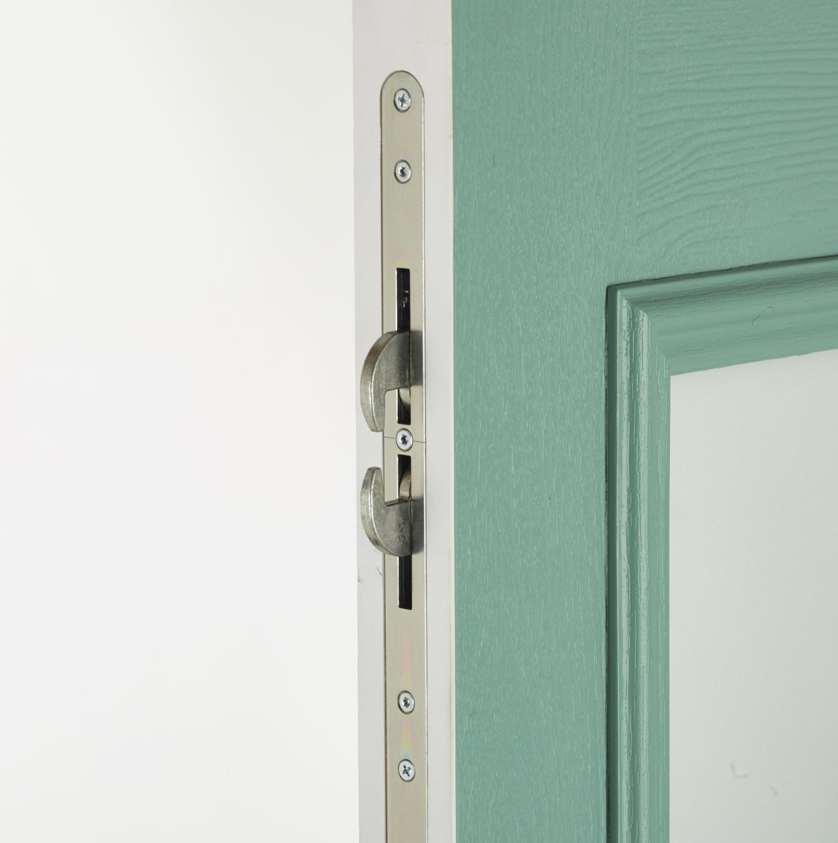VistaPanelsltd's tweet photo. Who else gives you 5 hook security? Our @Xtremedoor1 is a market leader with Part Q and @SecureByForce accreditation @IngeniousLocks with anti bump, snap, pick and drill @YaleSecurity cylinders https://t.co/aSji2gCZje