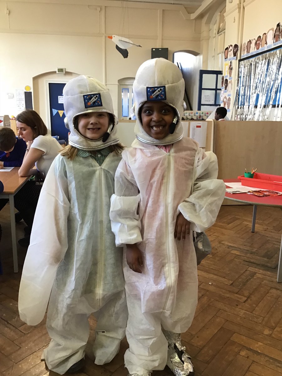 LarkHallPrimary's tweet photo. After learning about famous astronaut Mae Jemison, Year 1 have been inspired to also travel to Space #lhhgsu #lhvauxhall #lhchelsea #lhua #lhcake https://t.co/j3nnuXuZwU