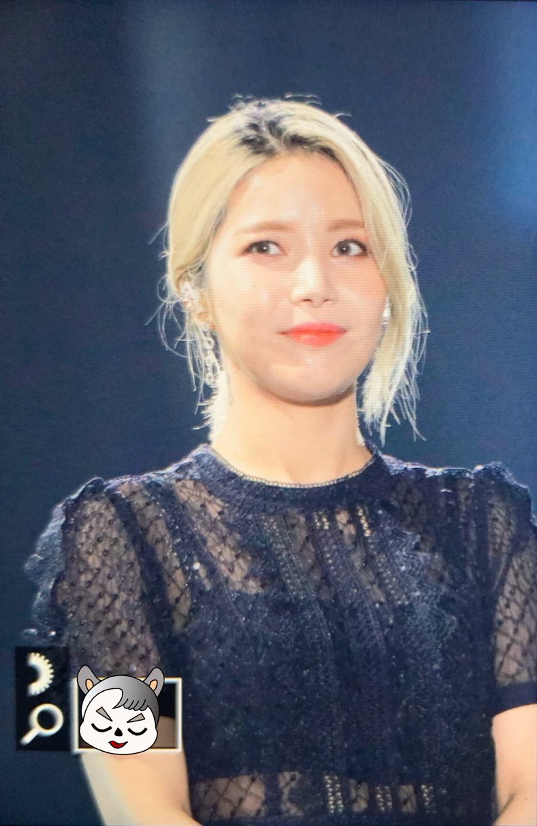 STATIONERY1222's tweet photo. 200130 서울가요대상 프리뷰
#MAMAMOO #SOLAR 
#마마무 #솔라 https://t.co/aVzyouiNzs