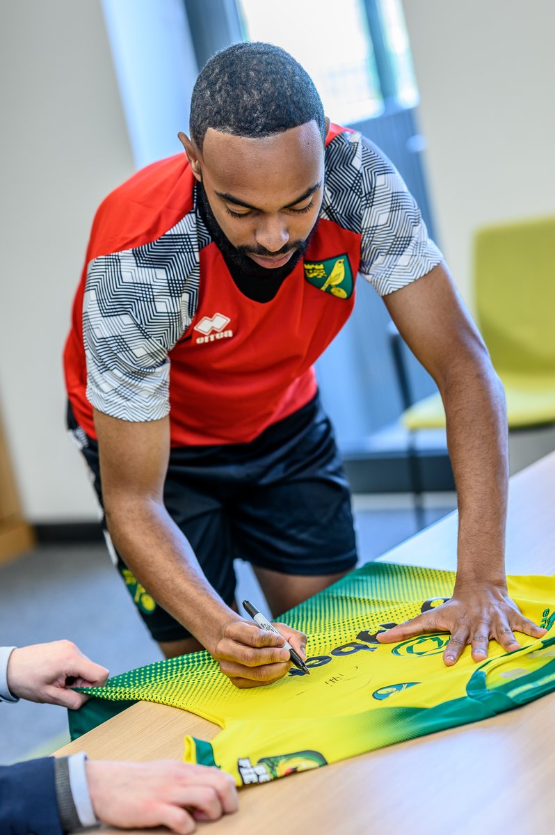NorwichCityFC's tweet image. Who wants a signed shirt from new man Melvin Sitti? 😁

Give this tweet a like and we'll select a winner at random! 💛