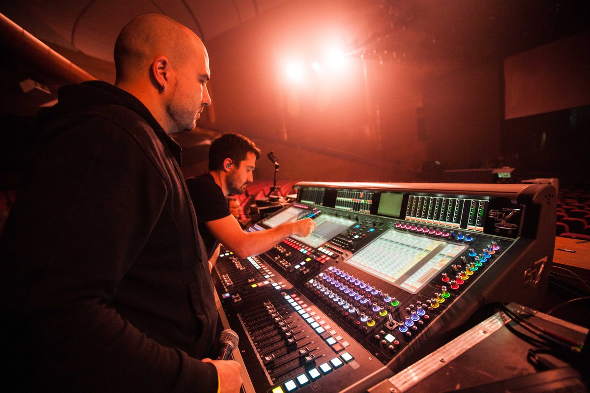 DiGiCo_official's tweet photo. DiGiCo’s Quantum7 console was a premium upgrade for Ukrainian popstar LOBODA's gig in Moscow, creating studio quality sound for the 100-channel orchestra-based production.

Read more: https://t.co/4c5D6V8Jem

#DiGiCo #DiGiCoQuantum7 #Quantum7 #SoundEngineer #FOH #FOHEngineer https://t.co/qpJ0peogRl