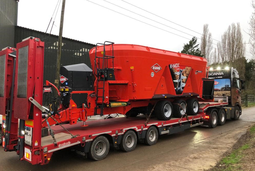 KUHN_UK's tweet photo. Good morning! Out on the road this morning with the new Euromix 39.3 CL triple auger mixer wagon! Hope they're hungry 🐮
#bestrongbekuhn #tripleauger #knox #efficientfeeding  

The range: https://t.co/9qXSjWW6JA UK Dairy Day https://t.co/i9hQ20lG6b