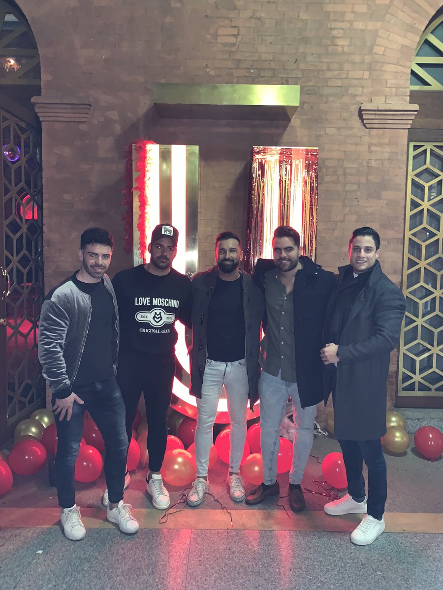 JuanGiraldo24's tweet photo. Las noches en @uthopiasevilla siempre son especiales...
Este fin de semana más y mejor 🔥🔝
#Uthopia #Sevilla #Noche #Fiesta #Enbuenacompañía #Genteguapa https://t.co/Rj1JR9nTVi