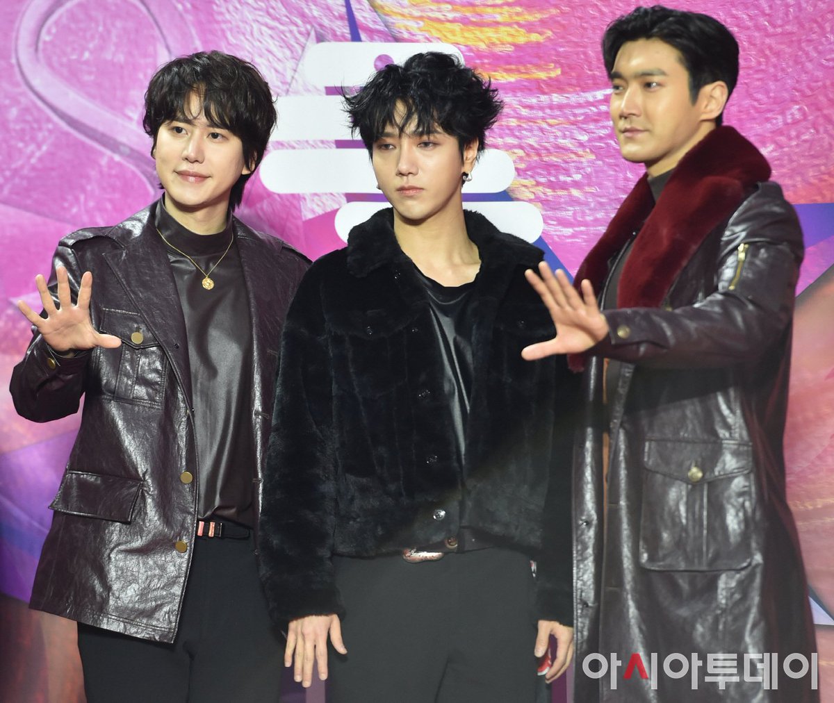 GaamersArg's tweet photo. {FOTOS} 300120 #KYUHYUN @ 29° Seoul Music Awards (2)

Cr: as tagged
Via: Kyuhyunfacts

@SJofficial #SUPERJUNIOR #규현 https://t.co/gxcpkQIYm0