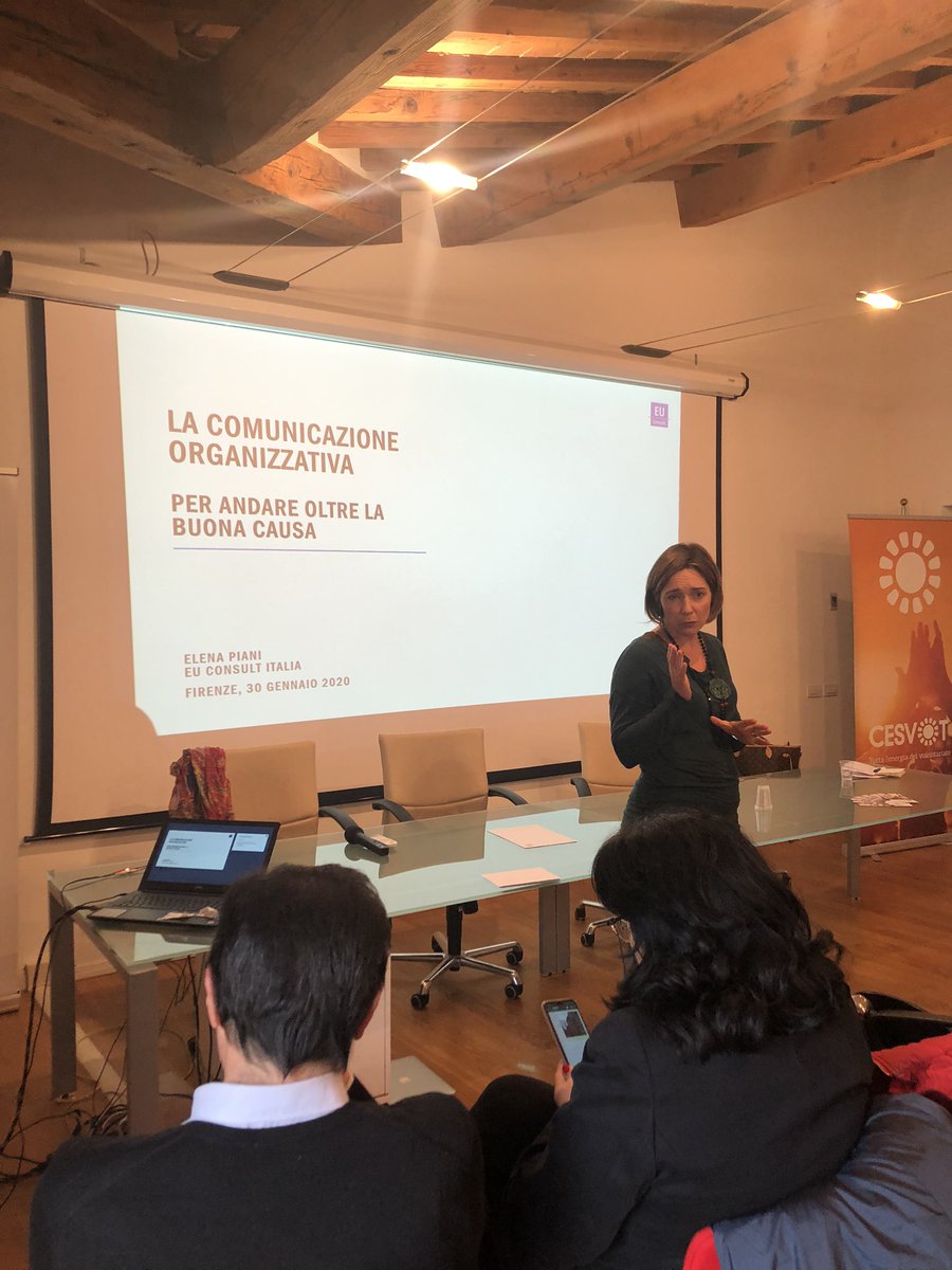 A #Firenze Elena Piani interviene sul tema della comunicazione organizzativa #consulenza #sanita <a href="/Cesvot/">Cesvot</a> <a href="/RaffaelePicilli/">Raffaele Picilli</a> #workshop