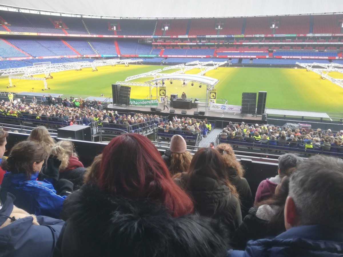 MimmGr's tweet photo. We hebben er bijna geen leerKRACHT meer voor.

#WIJonderwEIS
#onderwijsstaking
#hartjeleraar https://t.co/Txdezb9xQQ