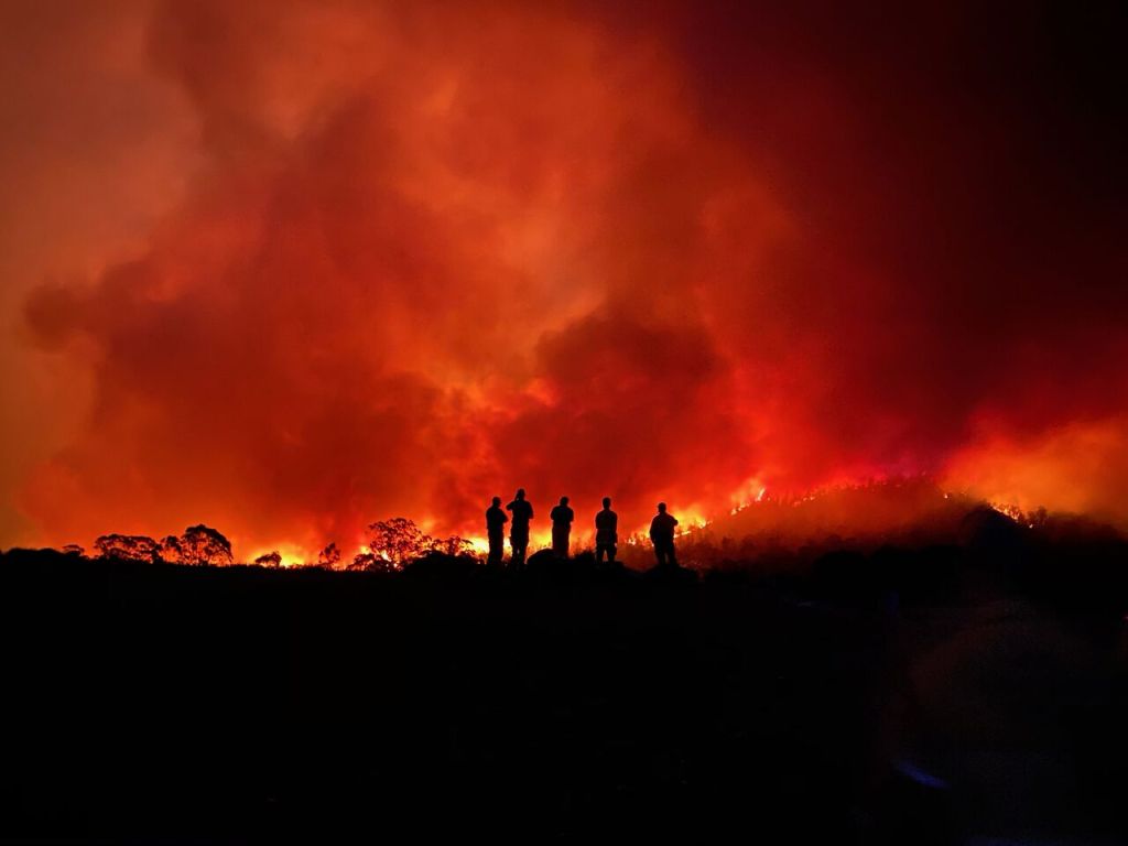 Stunning Embers thesocietypages.org/cyborgology/20…