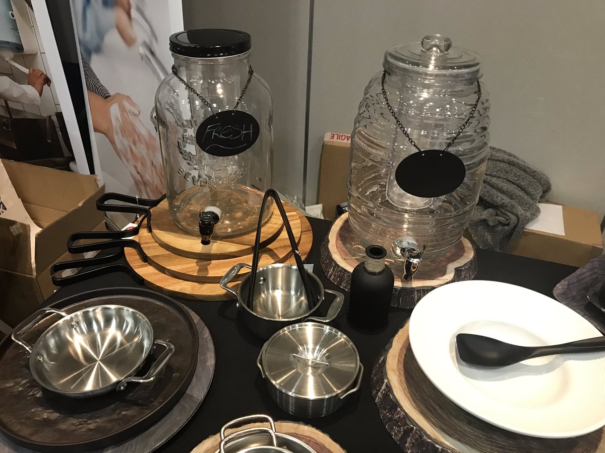 tablecraftEU's tweet photo. OOTO for the day at a @HughJordan1947 speed dating event, where weโll be taking their sales team through our new products for 2020 (as well as a few classic) #teamtablecraft #ispytablecraft https://t.co/8jCWrStAwa