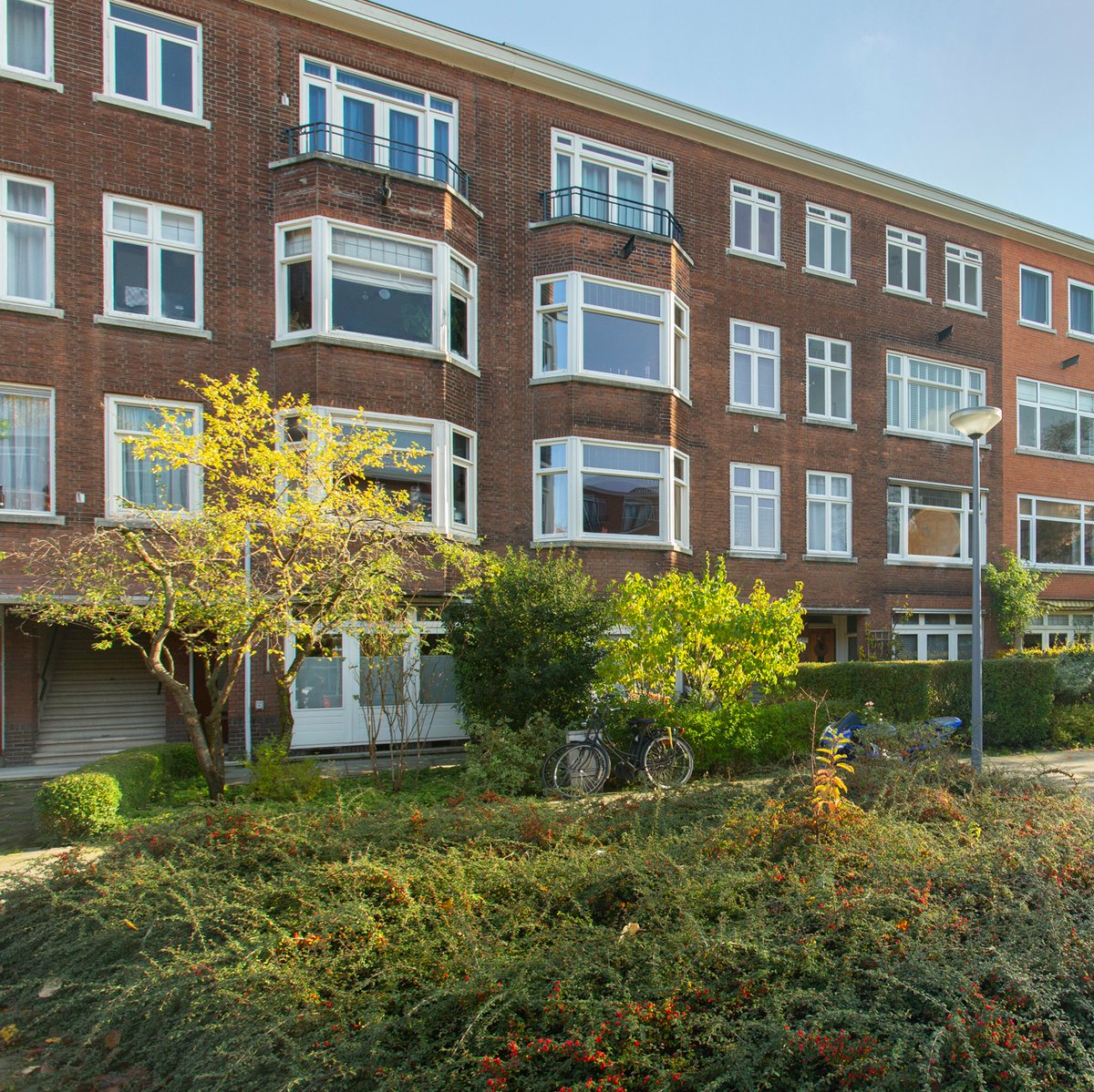Vandaag de succesvolle overdracht van dit jaren '30 appartement in Kralingen. Kopers en verkopers gefeliciteerd!

#Rotterdam #Wonenin010 #Vastgoed #Makelaardij #Verkoop #Aankoop #VDJmakelaars #010 #Kralingen