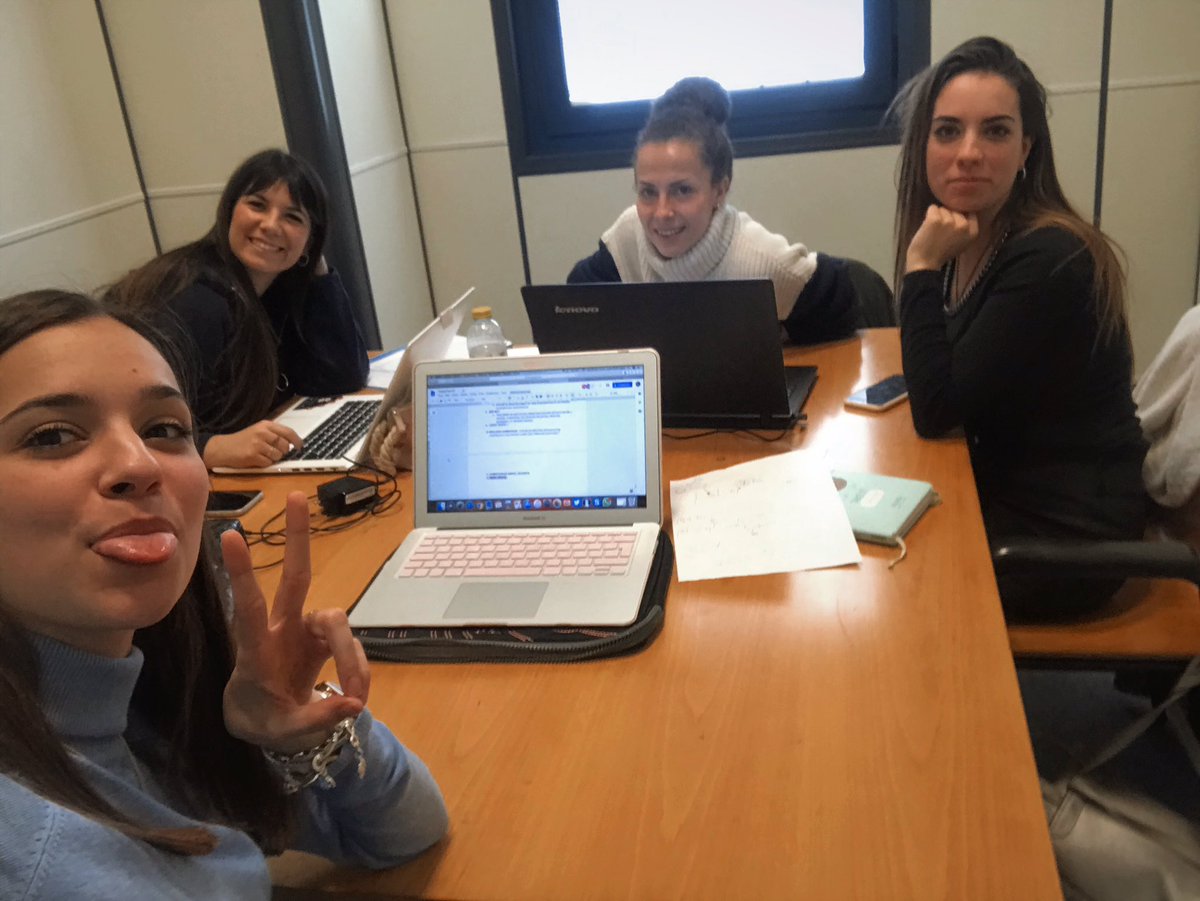 LauraMartii's tweet photo. Trabajando en el último proyecto de Nuevas Tecnologias 🤓📚
@Teresast2127 @Lauramarluque 
@MarianMoya12 
#MI1013A https://t.co/hSiXWQjFxi