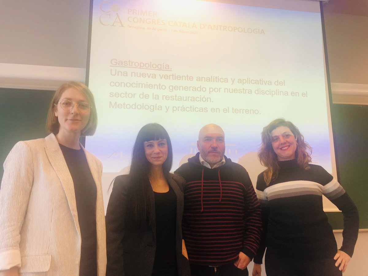 ⁦<a href="/AntropologiaCat/">ICA</a>⁩ A punto de empezar el debate en torno a #Antropologíaaplicada ⁦<a href="/Sgastropologo/">Gastropología</a>⁩ ⁦<a href="/AntropoCon/">AntropoCon</a> Manuela Alvarenga: diferentes ángulos de profesionalización de la disciplina