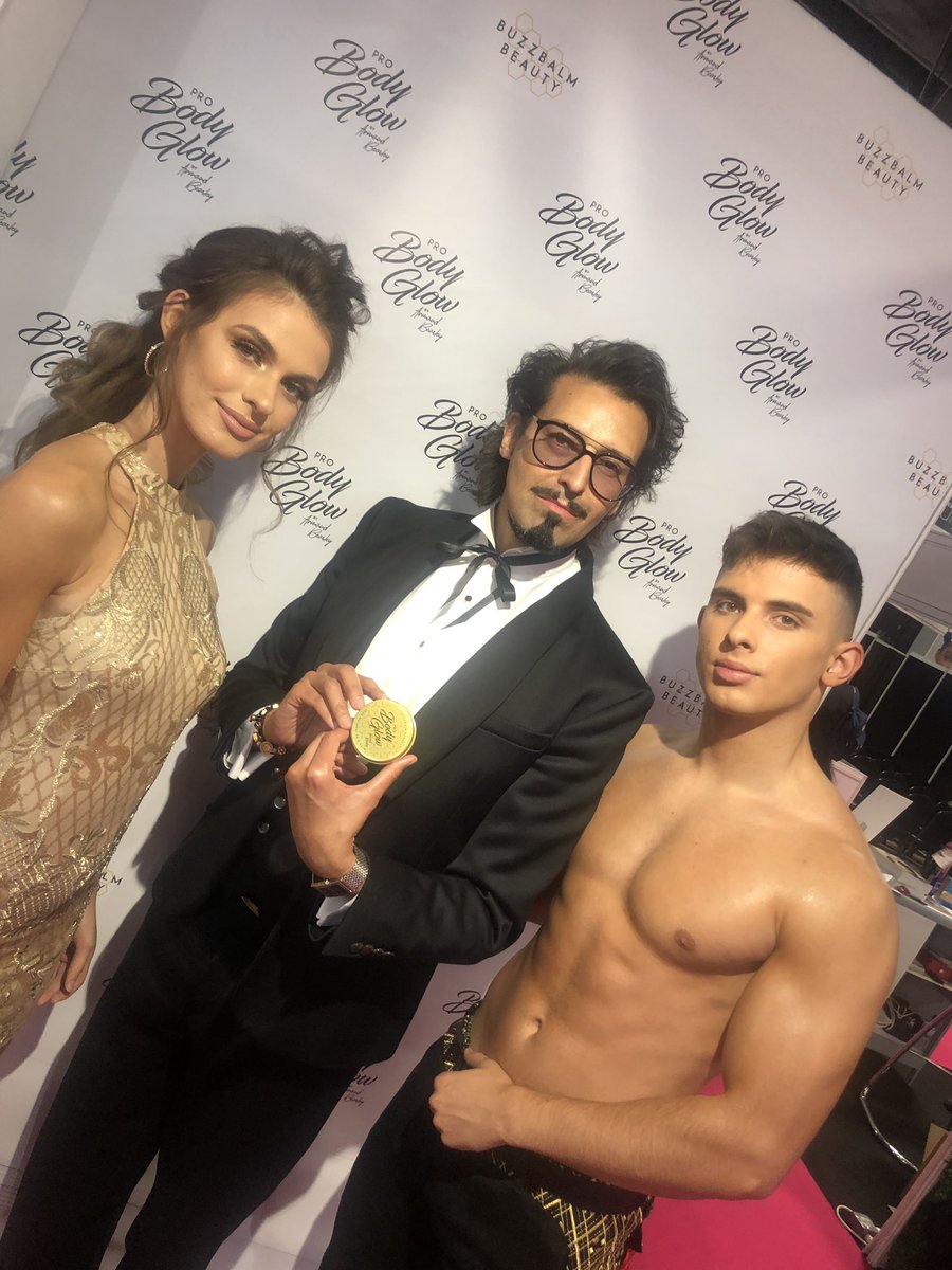 ArmandBeasley's tweet photo. A cheeky #tbt to the Oct launch of my first product - https://t.co/RnwGk3s5N1 : 100% #natural high shine body balm, made in the Uk with 40% #organic ingredients. Perfect for #Mua , men &amp; women wanting to help hydrate &amp; nourish skin. #skinsaviour #redcarpet #nopigment #beegan https://t.co/JsI8Kp9Hc8