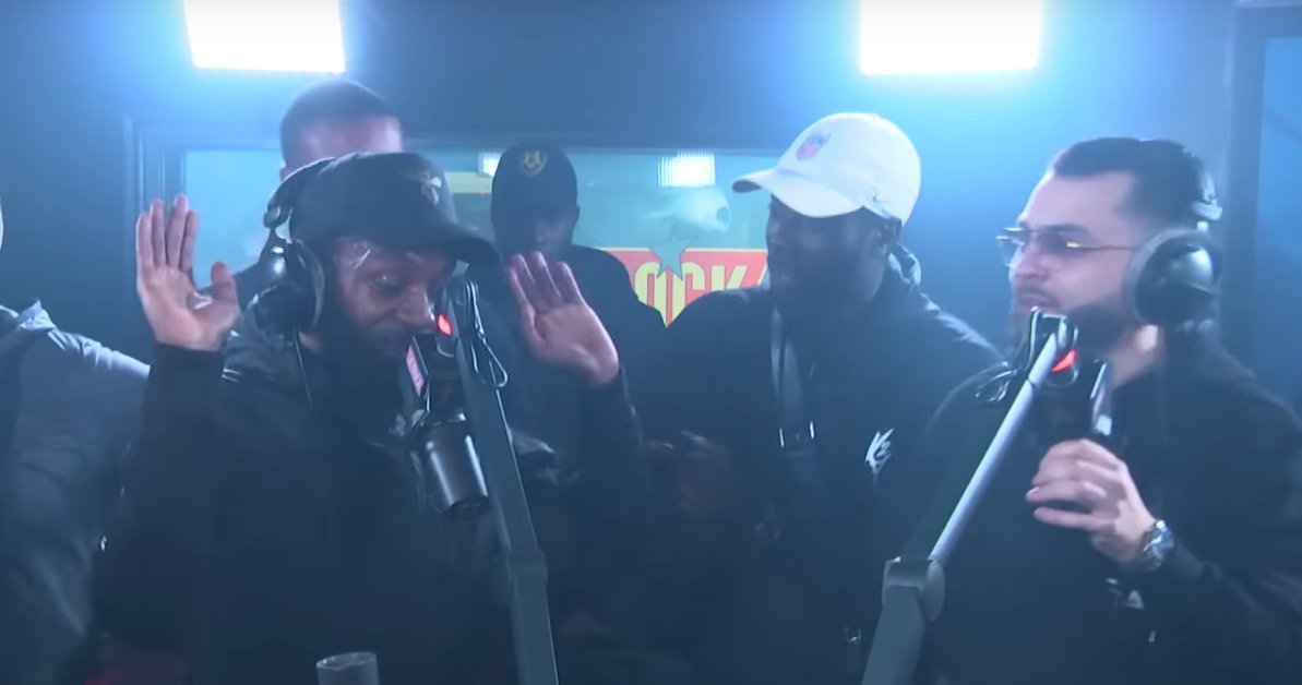 Hornet La Frappe, GLK, Landy et DA Uzi : le 93 met le feu à Skyrock avec une version live de "93% [Tijuana]" !

"Midi-minuit, c'est mort, ça vend des barrettes au lycée
Ça vient des cités d'or, ça marche en bande organisée"

🔥 PAROLES : genius.com/Glk-93-tijuana…