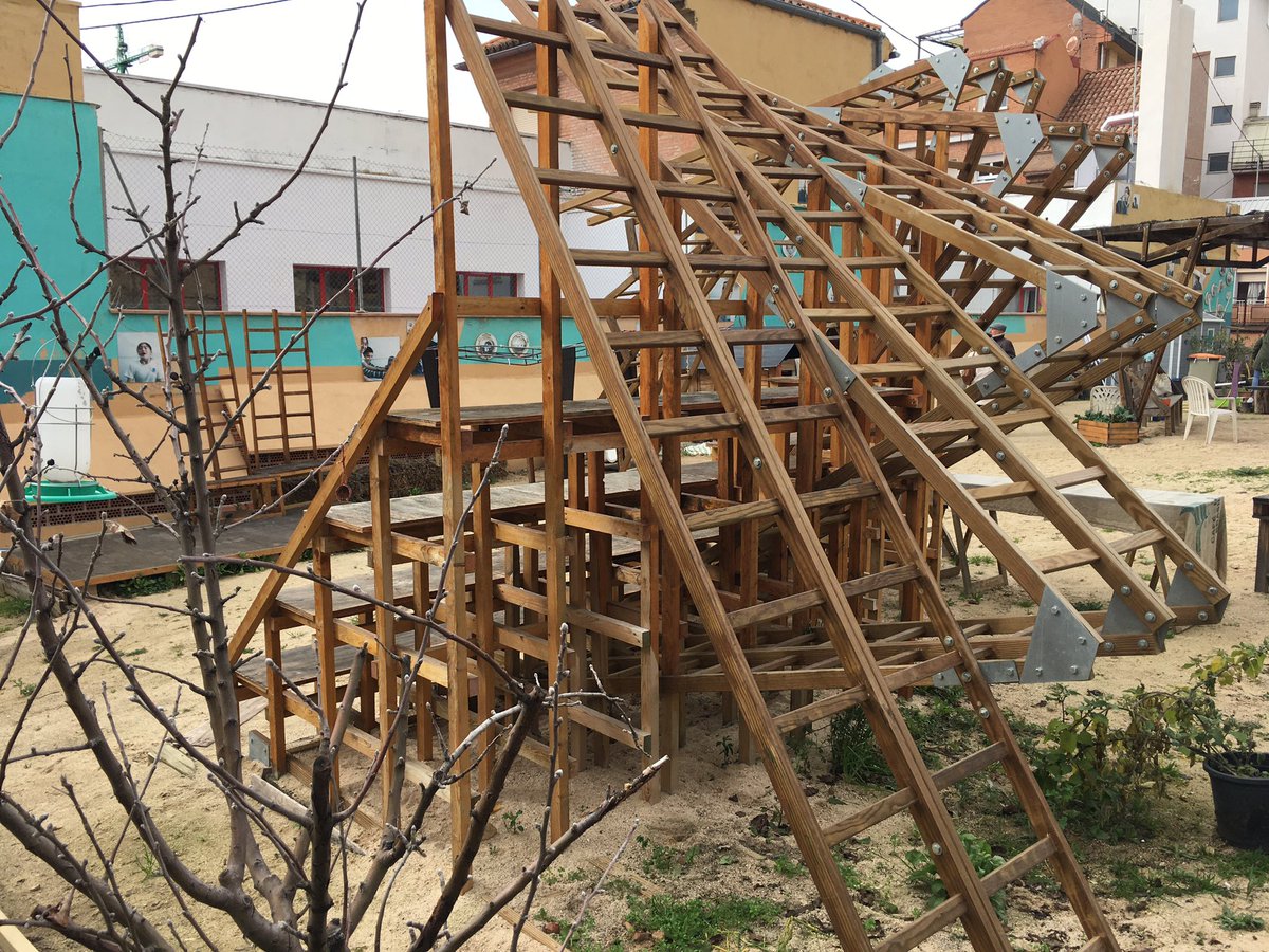 socialfermo's tweet photo. Nuestros #PaseosDeJane de @Plenainclusion nos llevan al Huerto de Tetuán. Nos están contando sus claves para el desarrollo comunitario y la vida del barrio https://t.co/5OTz44m5Xc