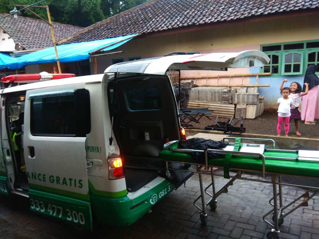 ambulancemalangstrudel tweet media