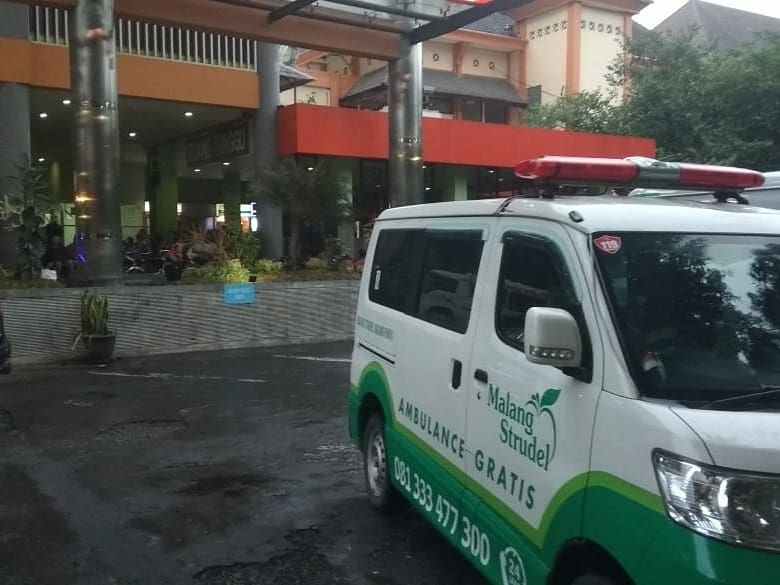 ambulancemalangstrudel tweet media