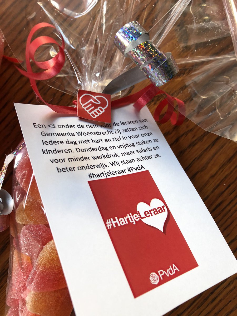 Leraren die de ontwikkeling stimuleren en het maximale halen uit iéder kind maken het verschil. Heb jij ook zo’n leraar?#HartjeLeraar: #PvdA steekt leraren een hart onder de riem.
Wendy heeft de basisscholen en de vmbo in de #GemeenteWoensdrecht bezocht en hartjes overhandigd.