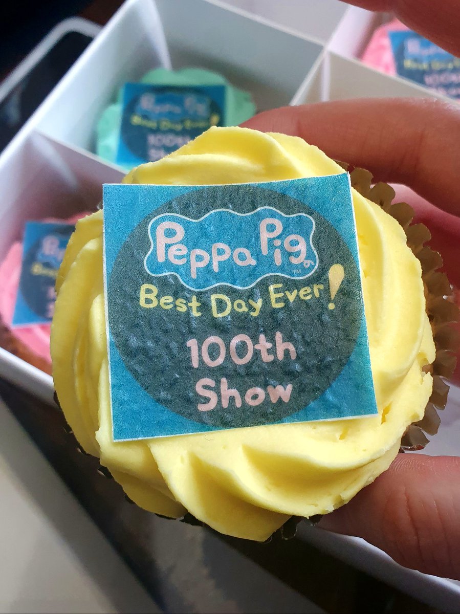 Happy 100th show @PeppaPigLive!!! Thank you @Limelight_Group for the delicious cakes 😋🐷