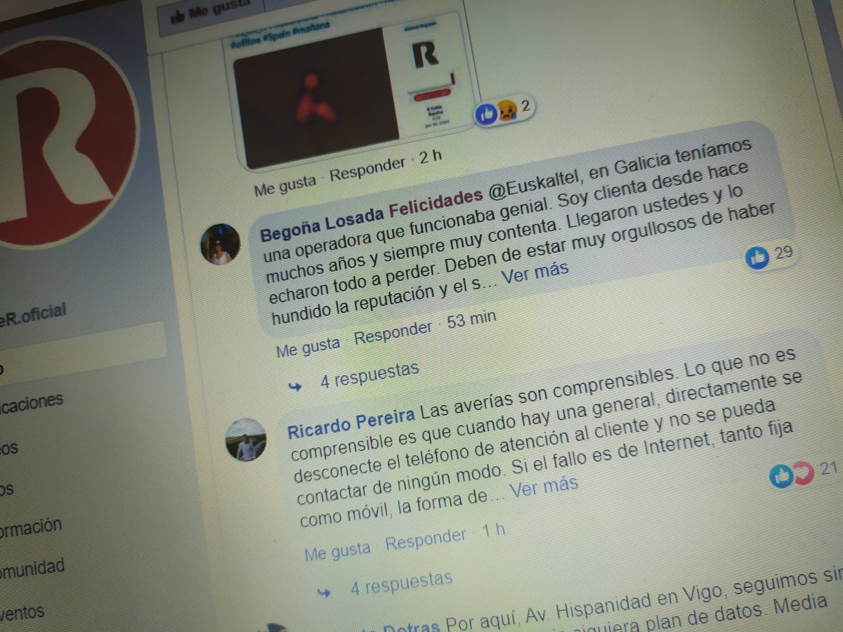 do_serafin's tweet photo. Caída de #RCable Trompazo... Así está a clientela esta mañá. https://t.co/OZk61cAXtA